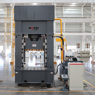 800吨框架式液压机